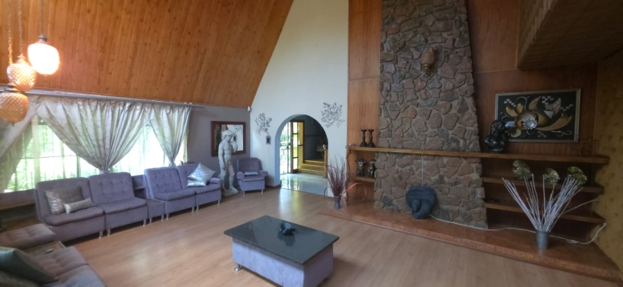 6 Bedroom Property for Sale in Wilkeville North West